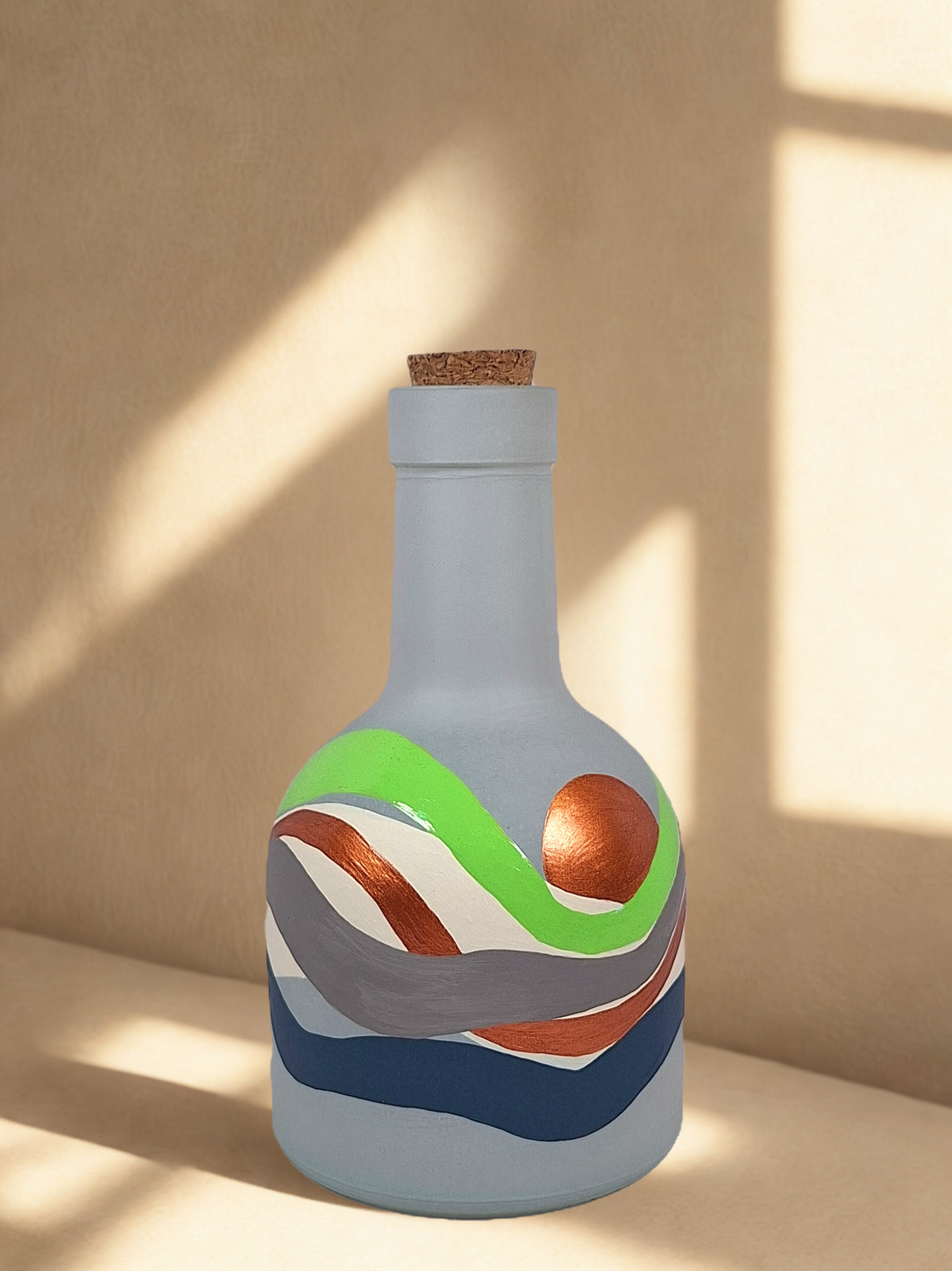 Dombok között - kézzel festett olajtartó üveg a Mediterrán fények kollekcióból