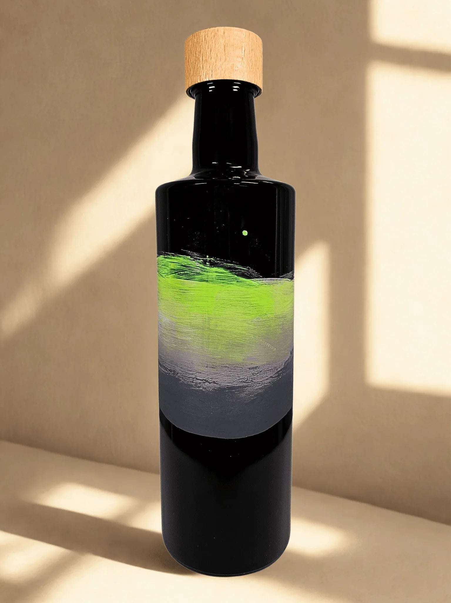 Zöld ébredés - kézzel festett olajtartó üveg a Mediterrán horizont kollekcióból